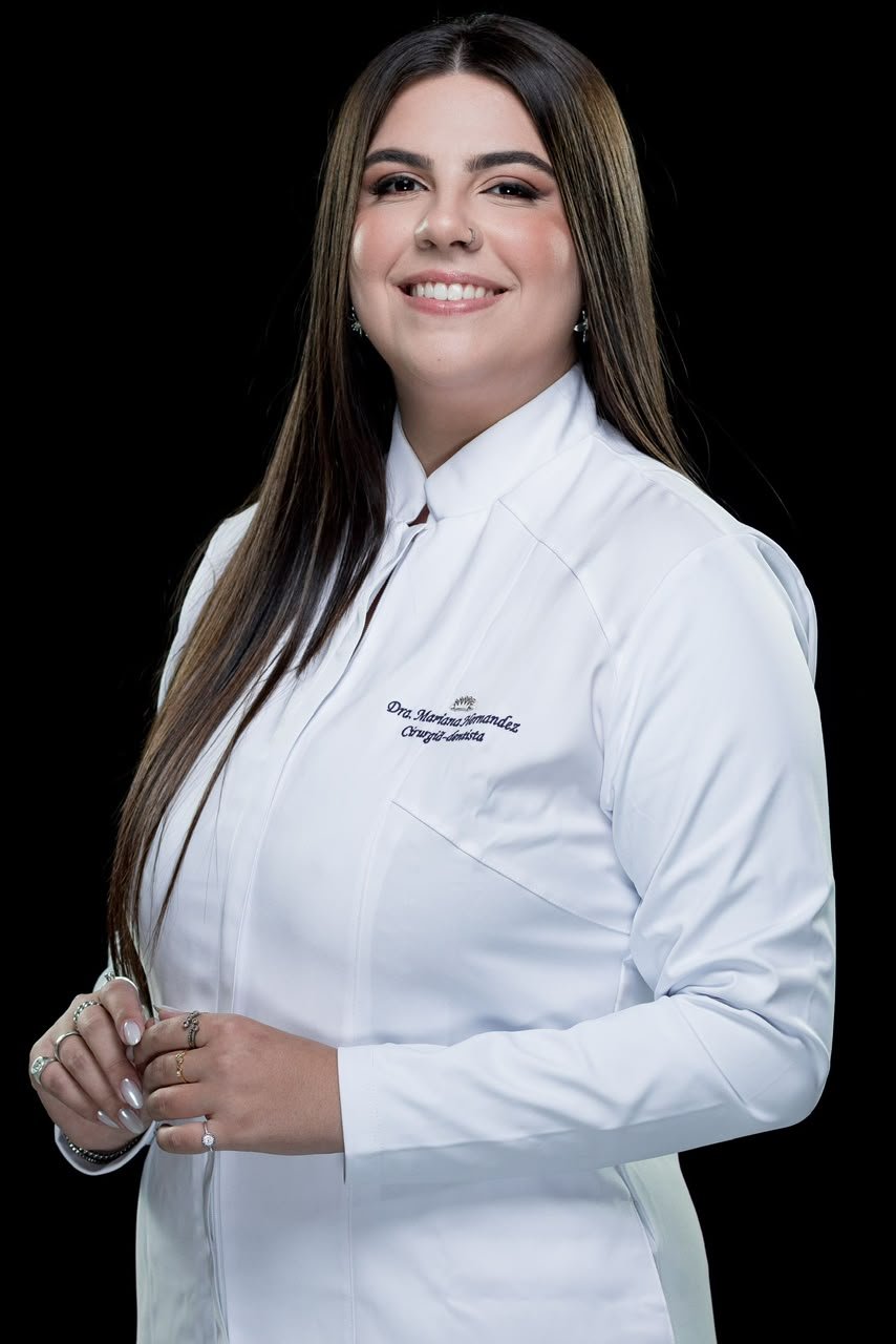 Dra. Mariana Hernandez, cirurgiã-dentista